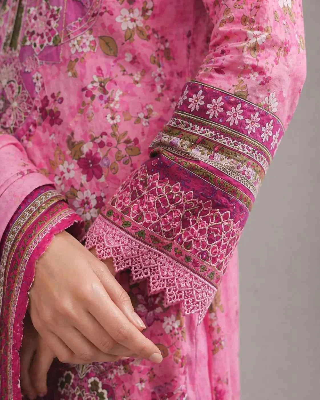 Zoya- Lawn Ready to Wear 3-Piece Suit - Queen Libas Pakistan