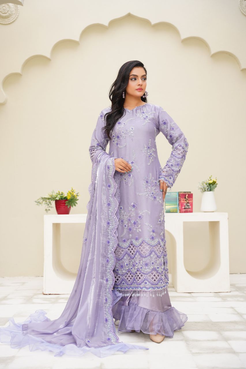 Queen Libas - Sahiba-e-Noor QL-F07