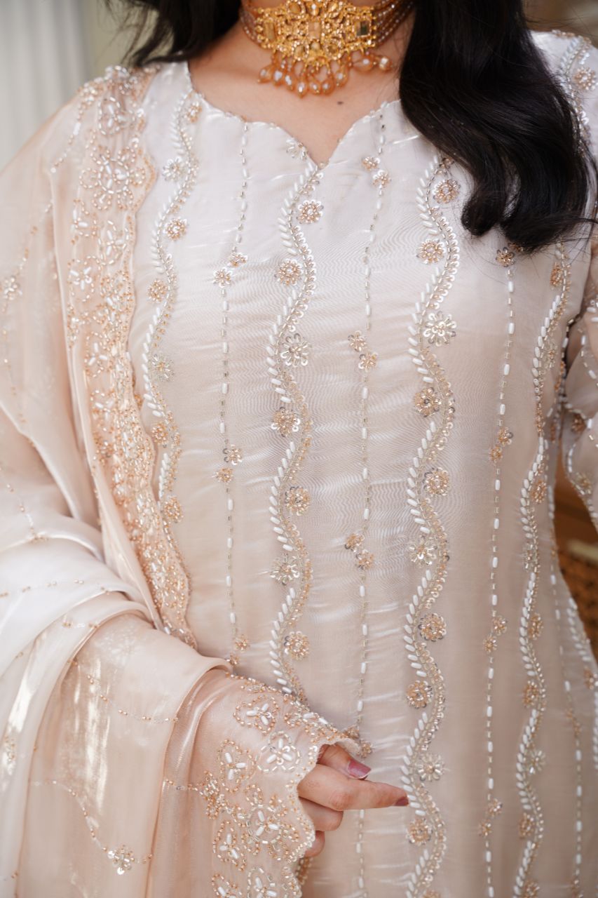 Queen Libas - Sahiba-e-Noor QL-F05