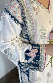 Ivory Kaftan
